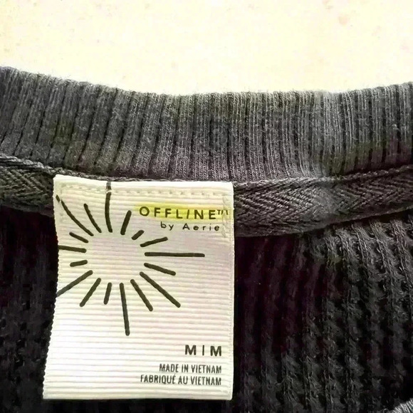 Aerie and Pink. Set of 2 cropped tops. Women’s size S and M. - Picture 5 of 7